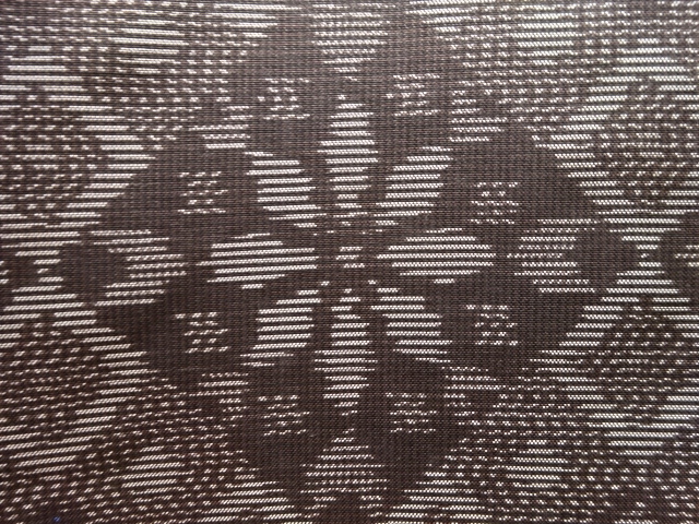 アンティーク　幾何学に花模様織出し本場泥大島紬着物